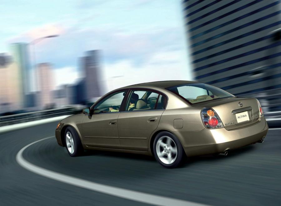  Nissan Altima 2002 года  (фото 8 из 14)